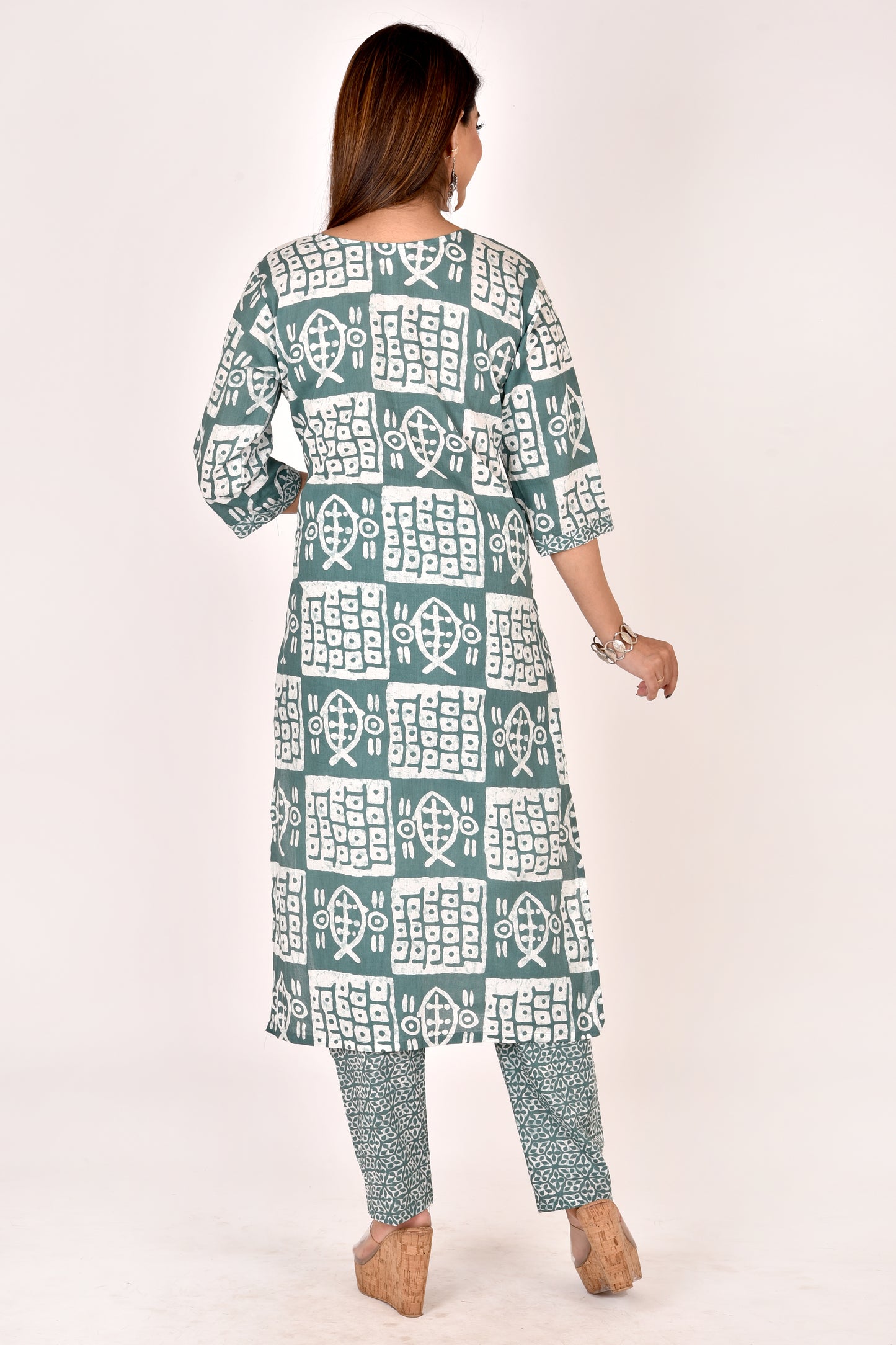 Brook Green Fish Print Kurta With Pant