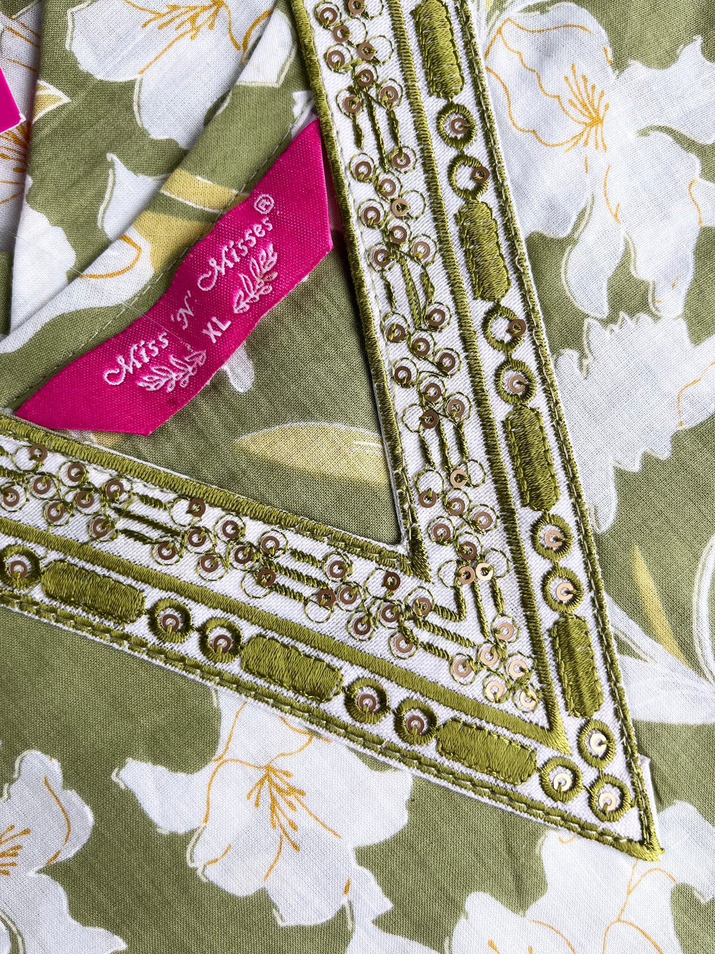 Green Floral Print Embroidered Kurta With Pant