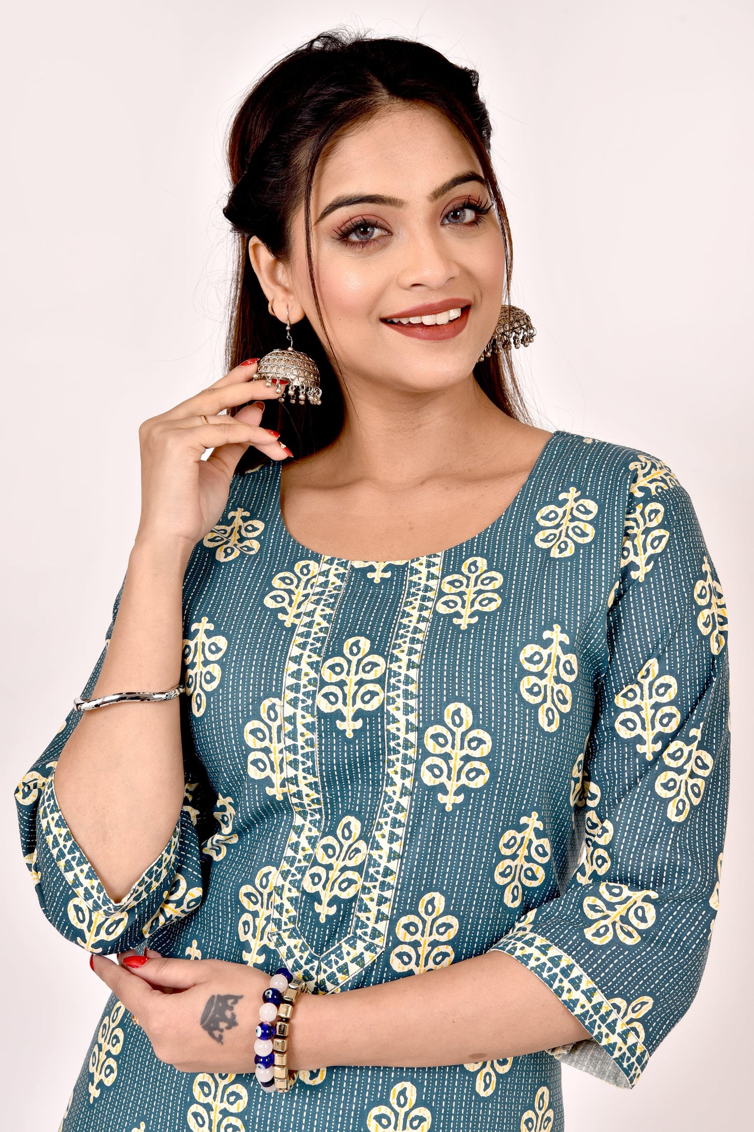 Buy any 3 at ₹1999