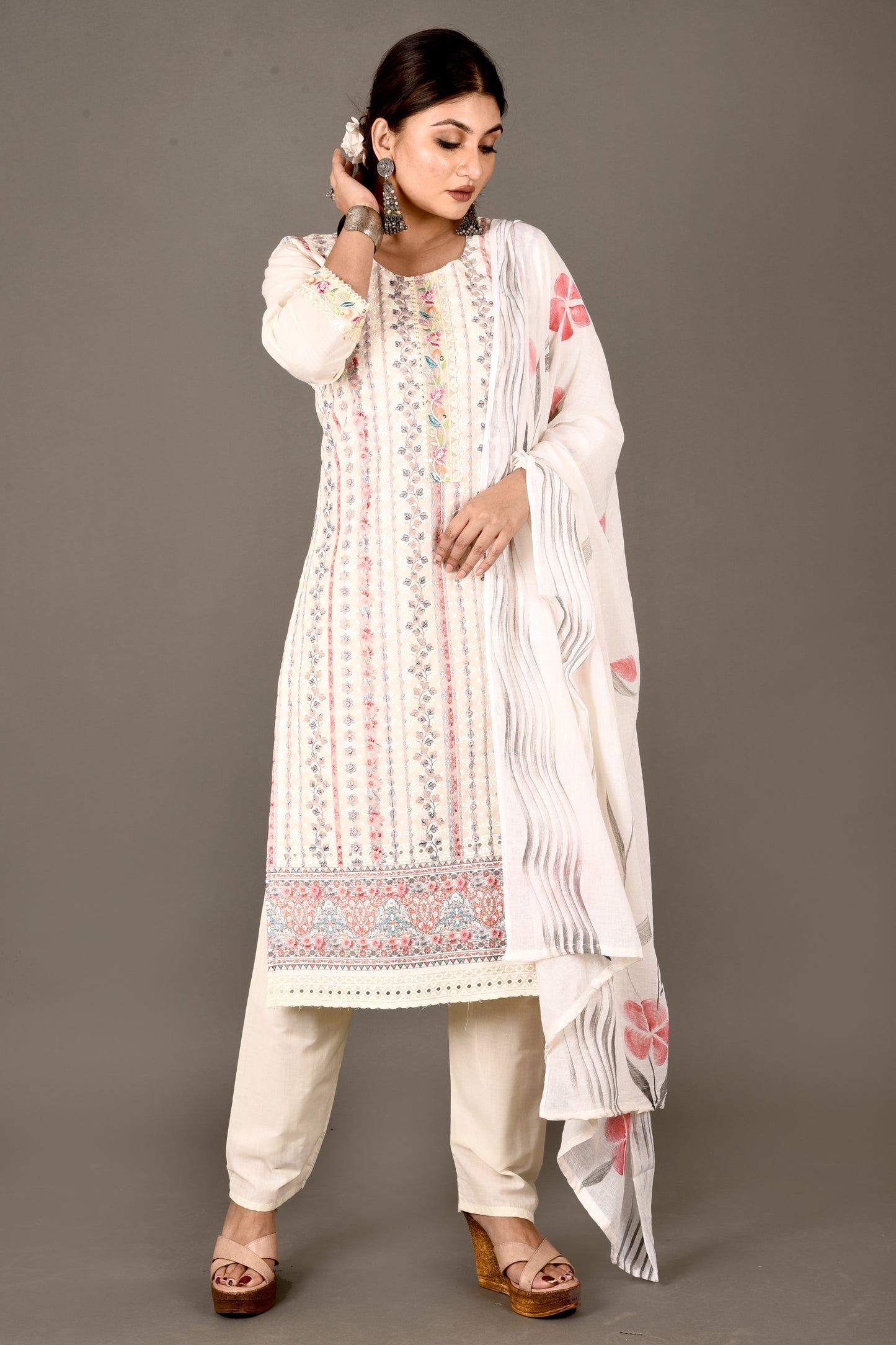 Off-White Embroidered Kurta With Pant & Dupatta