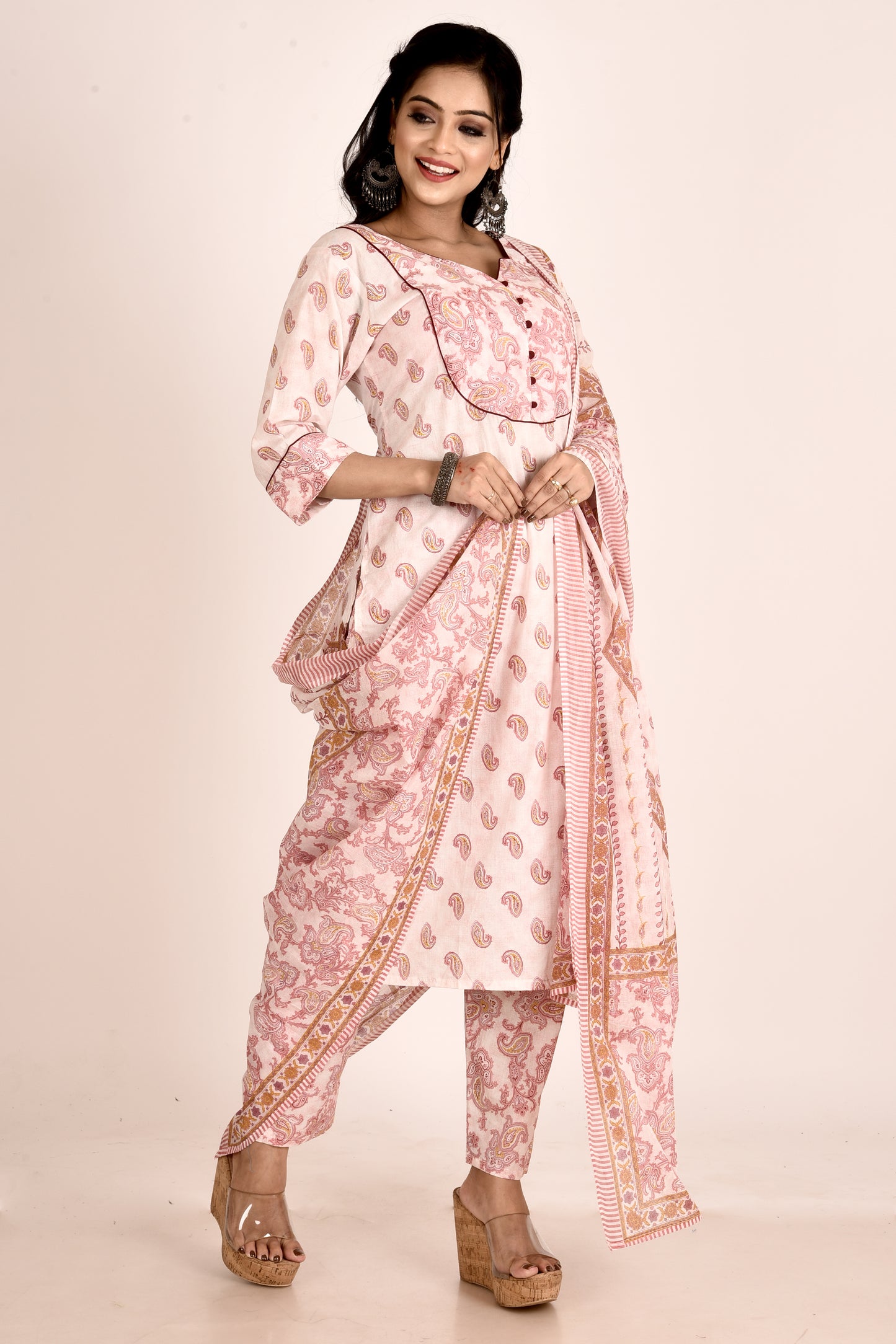 Off-White Paisley Print Kurta With Pant & Dupatta