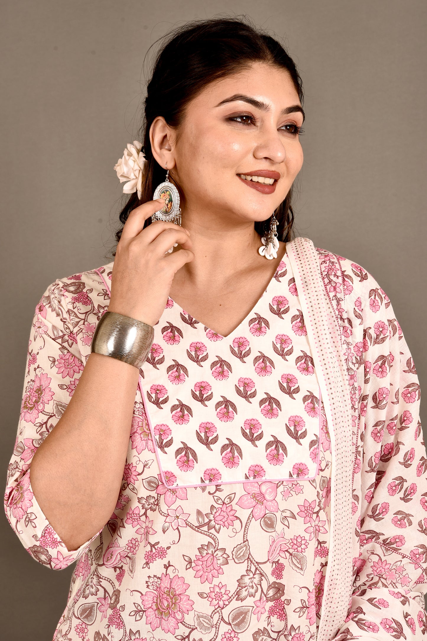 Off-White & Pink Floral Print Kurta With Pant & Dupatta