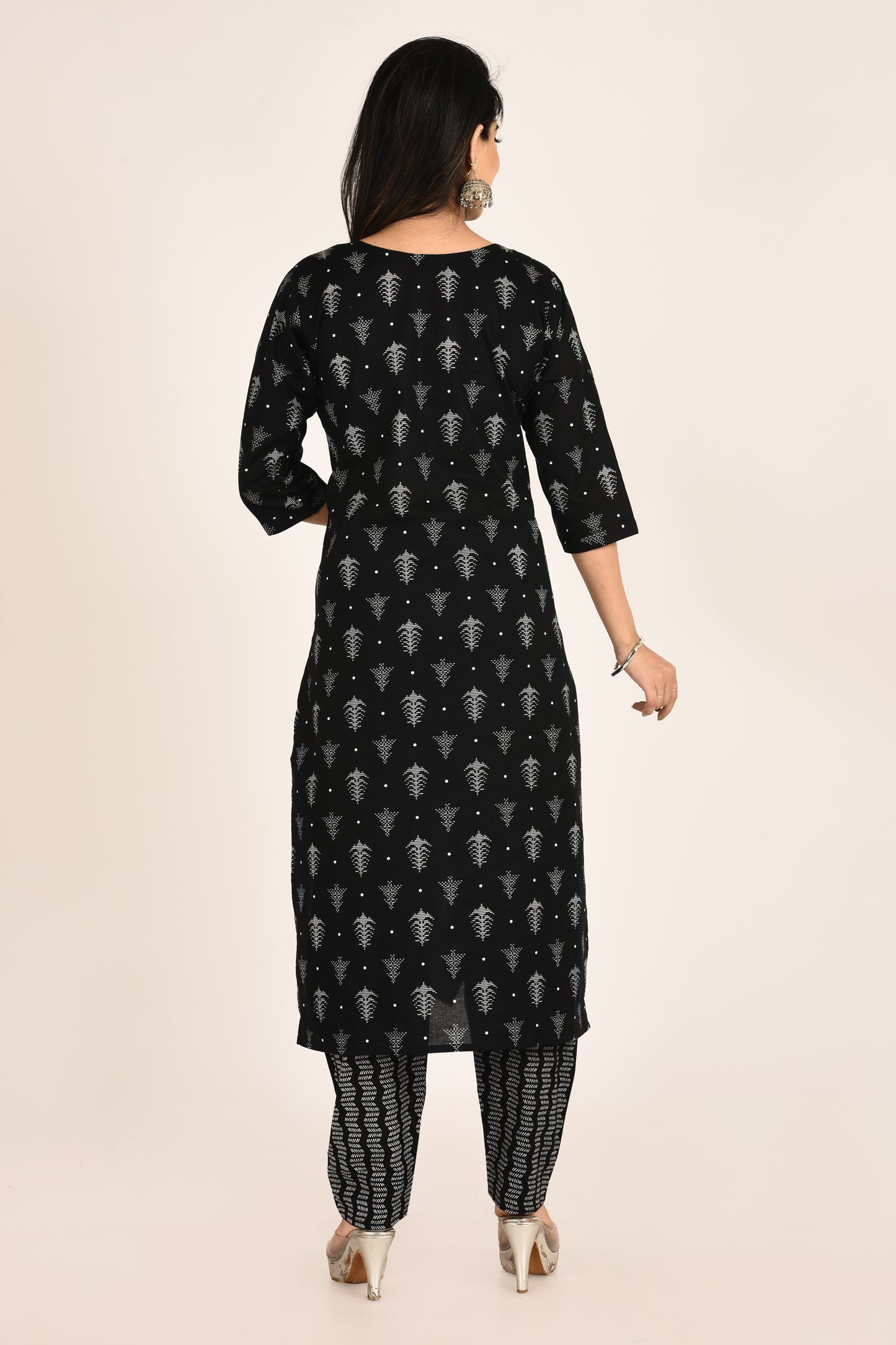 Black Geometric Print Kurta With Pant