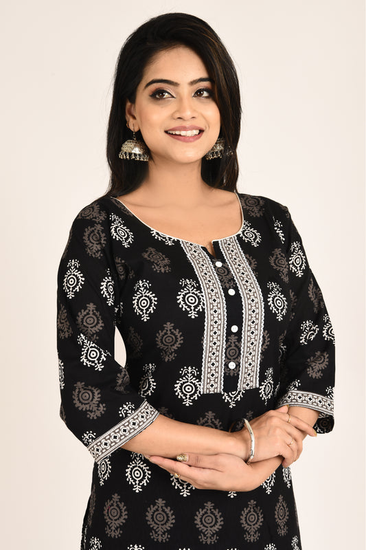 Black Ornate Floral Print Kurta With Pant