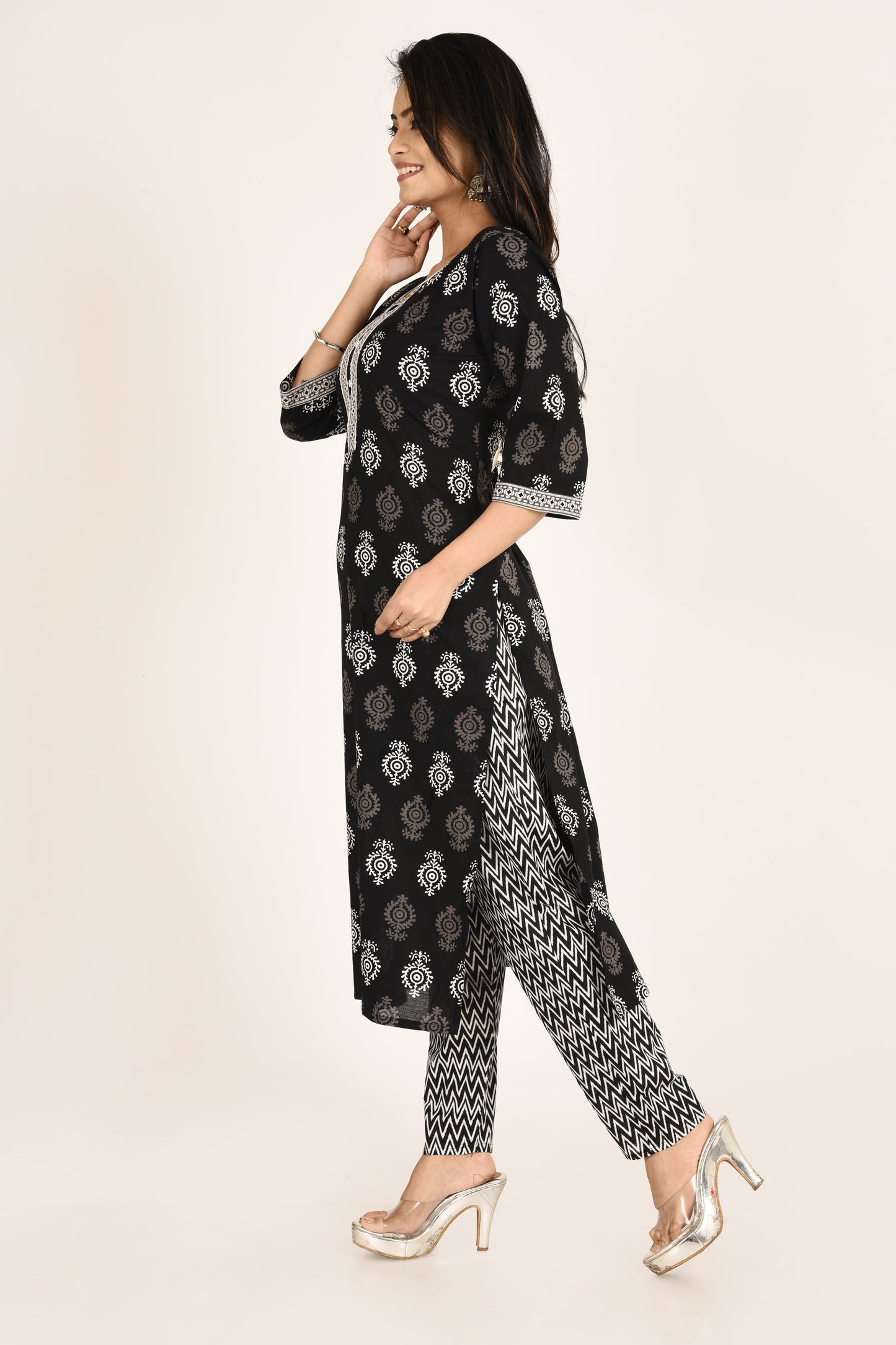 Black Ornate Floral Print Kurta With Pant