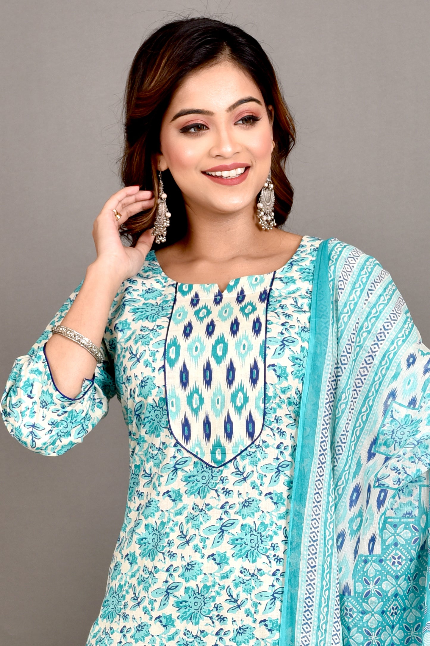 Off-White & Blue Floral Print Kurta With Pant & Dupatta