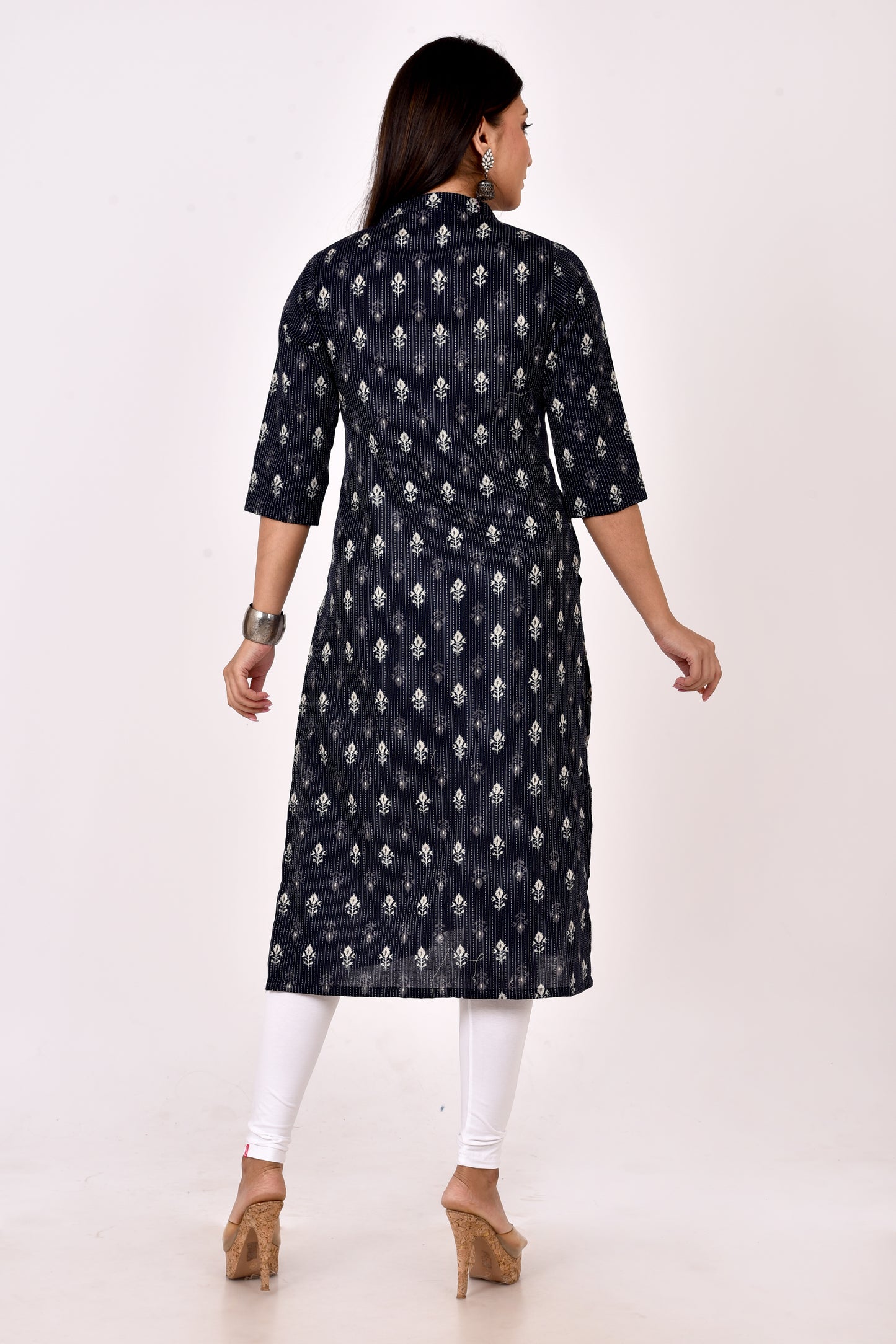 Black Embroidered Threadwork Straight Kurta