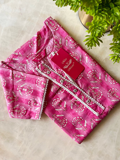 Pink Floral Threadwork Straight Kurta