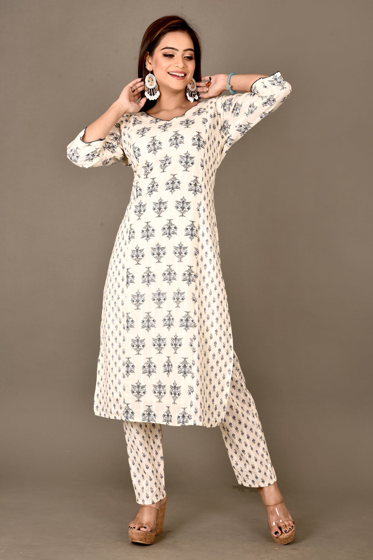 Off-White & Blue Mix-Match Floral Print Kurta With Pant