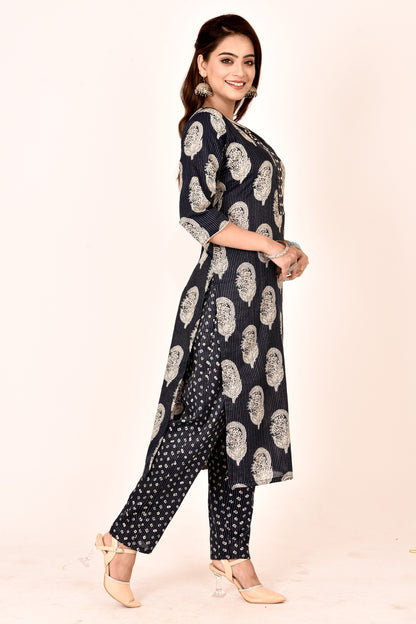 Black Paisley Threadwork Kurta With Pant